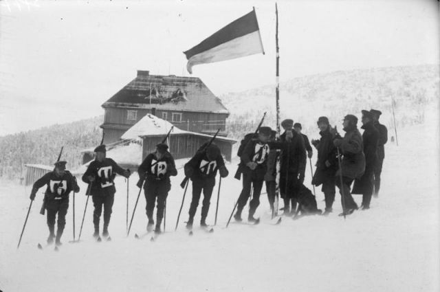 германская команда в соревнованиях военных патрулей на Олимпиаде 1932 года