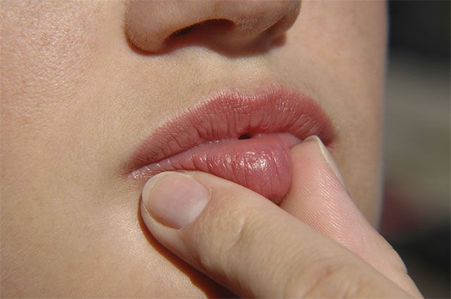 Посинение губ, признак какой болезни, как вылечиться