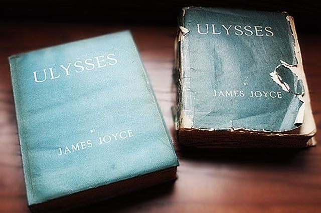 Первые издания 1922 года романа Джеймса Джойса «Улисс».