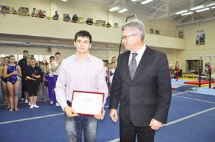 Сертификат на жильё для гимнаста Николая Куксенкова - стимул добиваться новых побед.