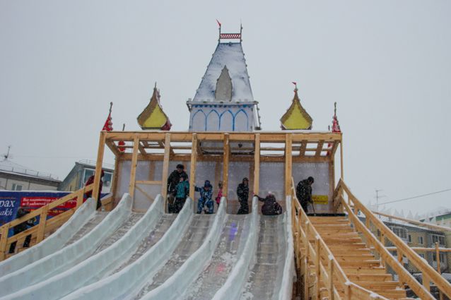 Ледовый городок иркутск солнечный