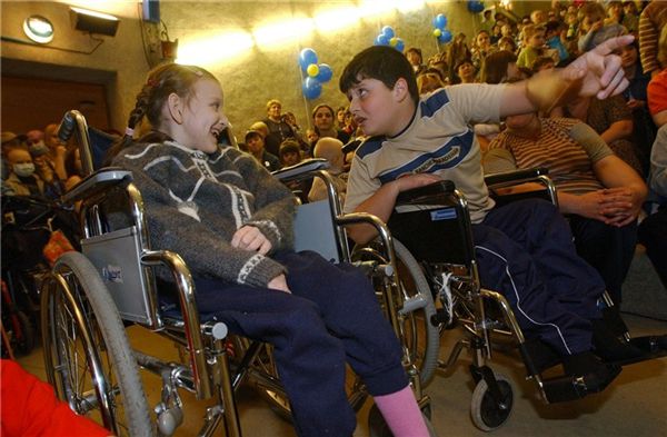 Школа для дцп. Интернат для ДЦП детей школа интернат. Интернат для инвалидов в Крыму с ДЦП 1 группа. Интернат для инвалидов Курск. Дети инвалиды колясочники.