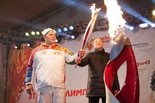 Зажжение Чаши Олимпийского огня