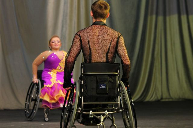 Татьяна Пименова и Владимир Смоляр - обладатели Кубка континента по танцам на колясках.