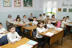 Любая контрольная не выявляет ничего, кроме степени запуганности ребёнка...