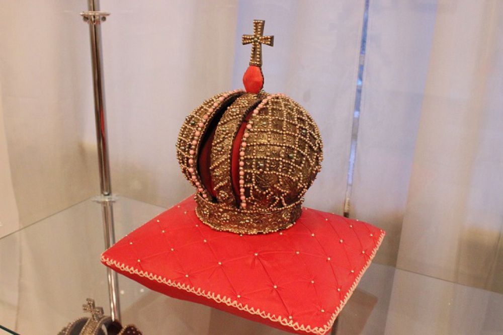 Съедобная копия короны Российской империи.