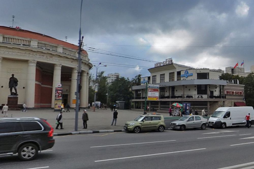 Здания у метро Краснопресненская