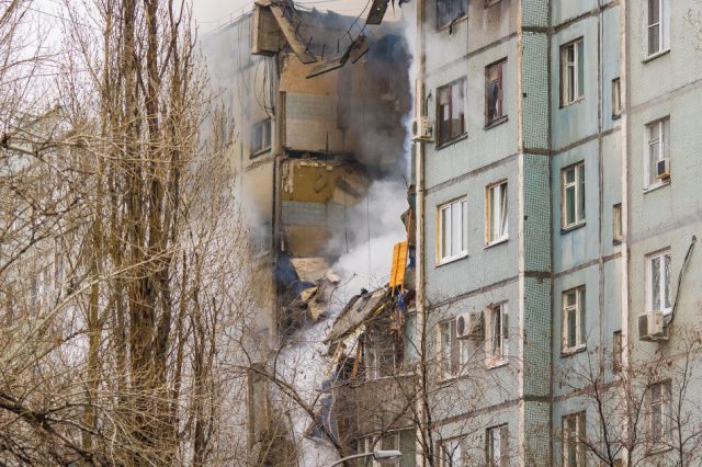 Волгоград без газа. Взрыв газа в Волгограде 2015. Взрыв газа в Волгограде 20 декабря 2015. Взрыв дома в Волгограде Космонавтов 47. Взрыв газа по ул. Космонавтов Волгоград.