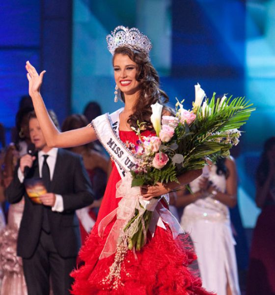 И снова девушка из Венесуэлы. Стефания Фернандес завоевала титул «Мисс Вселенная» в 2009-м.