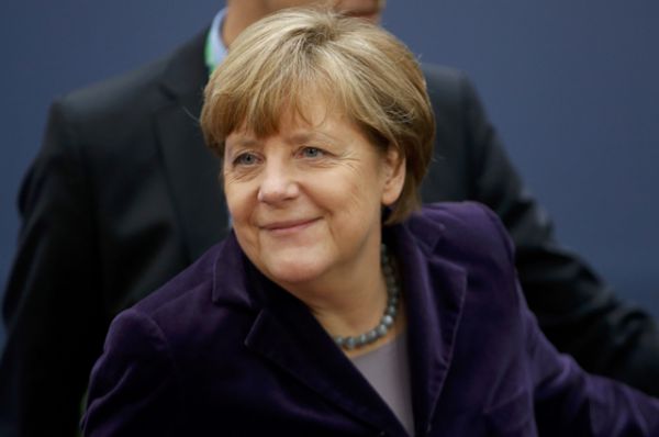 Вторую строчку заняла канцлер ФРГ Ангела Меркель (+13%). Ее поддерживают 42% респондентов во всем мире, еще 29% относятся к ней отрицательно. 