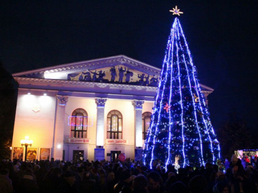 Праздничная елка в Мариуполе