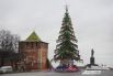 Главное новогоднее дерево Нижнего Новгорода расположено в естественных исторических декорациях.
