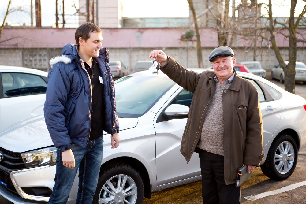 Первым обладателем нового автомобиля стал Сергей Гришин.#VESTASTART #VESTATEST #LADA #VESTAVBRYANSKE