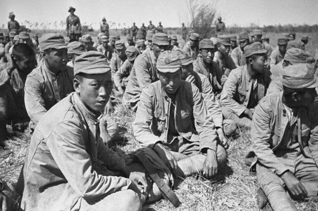 Пленные японские солдаты.