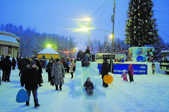 Советский парк омск. Советский парк горки Омск 2021. Советский парк Омск в 2016. Горка в Советском парке Омск 2021. Горки в Омске 2022.