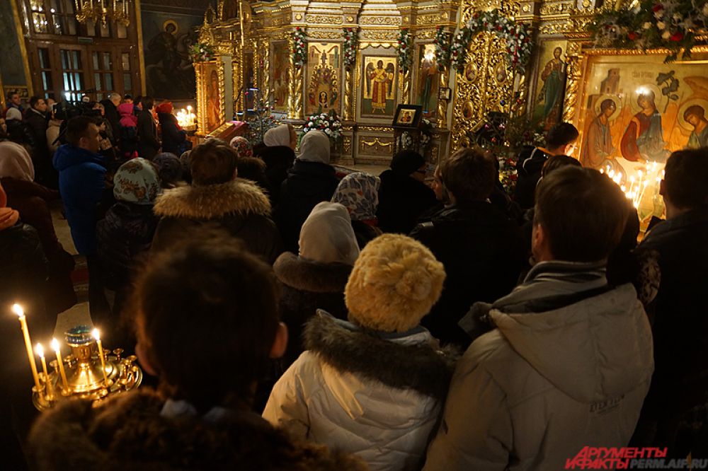 Стоит отметить, что сотрудники правопорядка усилили охрану церквей во время рождественских гуляний.