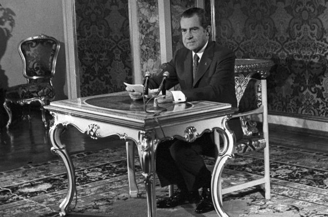 Президент Соединённых Штатов Америки Ричард Никсон во время выступления по Центральному телевидению. 1972 г.