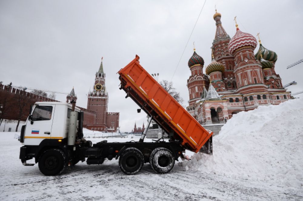 В Москве снег начался вечером 12 января и шел всю ночь.