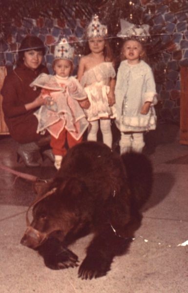 Участник №6. Сестры Алена, Оксана и Ира. 1992 год.