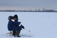 Любителей зимней рыбалки предупреждают, что выход на лед всегда таит в себе опасность.