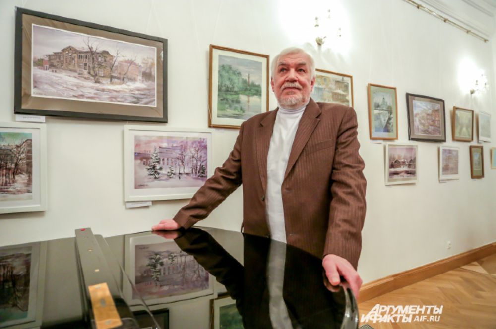 Евгений Канев на выставе в доме-музее Боратынского.