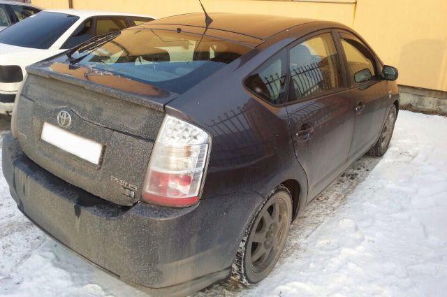 Приставы отобрали у калининградки «Тойоту Приус» за долг в 380 тысяч рублей.
