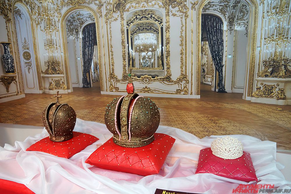 Короны российских императоров.