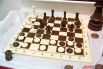 Проигравший на шоколадных шахматах съедает фигуры противника.