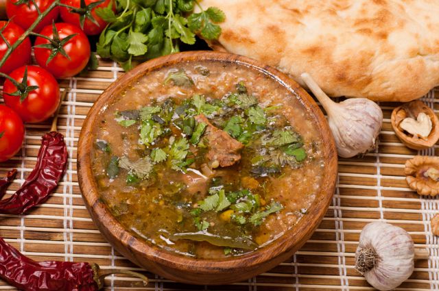 Рецепт грузинского супа харчо в русской кухне говядина специи и овощи