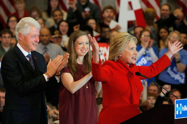 Хиллари Клинтон на первичных партийных выборах в Айове, США.