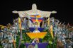 Праздник начинается с того, что мэр Рио-де-Жанейро передаст символические ключи от города королю Момо - хозяину карнавала.