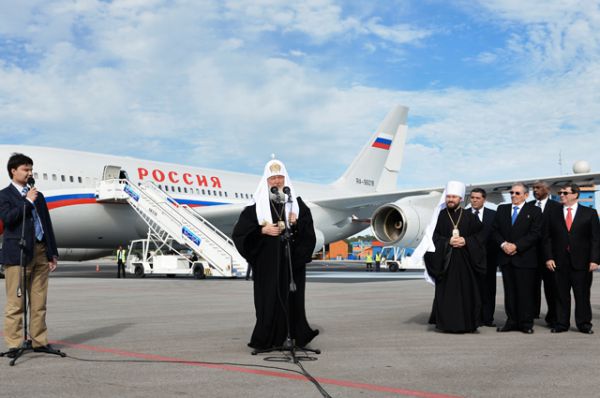 Патриарх Московский и всея Руси Кирилл в аэропорту города Гаваны.