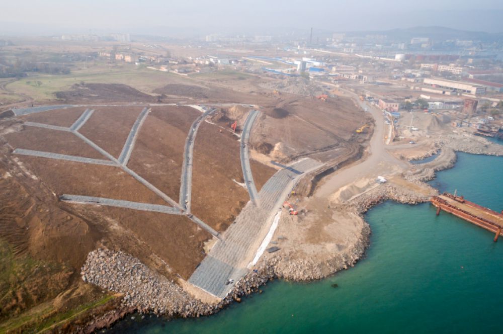 Укрепление оползнеопасного склона крымского берега