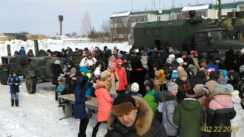 На реконструкции боя, посвящённой подвигу Александра Матросова