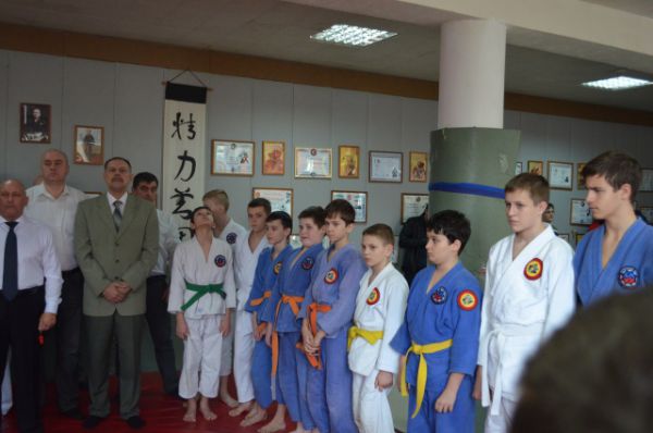 На турнир собрались не только сами спортсмены и судьи, но и родители участников, и просто заинтересованные в этом спорте люди.