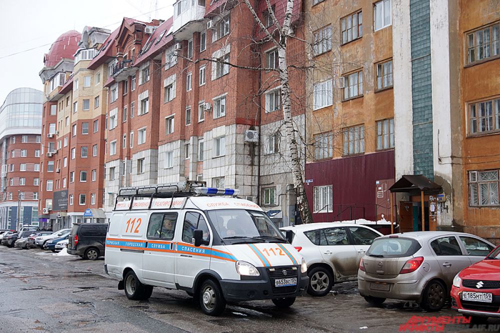 По итогам осмотра конструкций строения была собрана городская комиссия по ЧС.