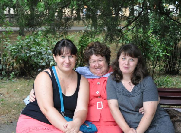 Татьяна Ермошина с дочерьми Ольгой и Дианой.