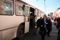 Ярошук предложил перевозить калининградцев на арендованных автобусах.