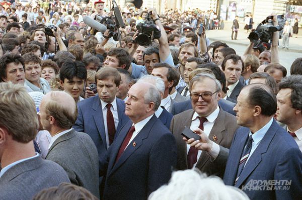 Михаил Горбачёв на последнем XXVIII съезд КПСС, 1990 год.