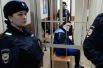 Няня Гюльчехра Бобокулова, обвиняемая в убийстве 4-летней девочки Насти Максимовой, в зале Пресненского суда Москвы, который рассматривает ходатайство следствия об её аресте.