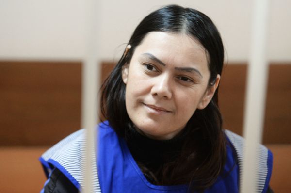 Няня Гюльчехра Бобокулова, обвиняемая в убийстве 4-летней девочки Насти Максимовой, в зале Пресненского суда Москвы, который рассматривает ходатайство следствия об её аресте.
