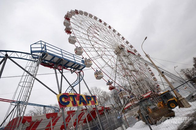 Демонтаж колеса обозрения на ВДНХ | Фото | Общество | Аргументы и Факты