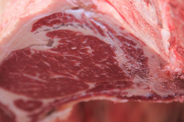 В магазинах Южного Урала снизились цены на говядину и свинину.