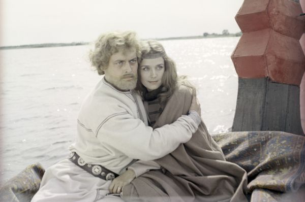 С актёром Дмитрием Золотухиным в фильме «Василий Буслаев», 1982 год.