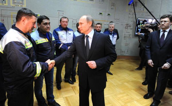 Путин поблагодарил сотрудников «Крымэнерго» за работу, а крымчан – за стойкость и терпение. 