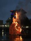 А вечером устроили массовые гуляния