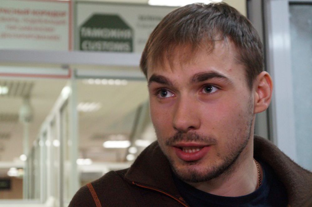Лидер российской сборной Антон Шипулин с порога стал извиняться перед журналистами и болельщиками за провальное выступление в Норвегии.
