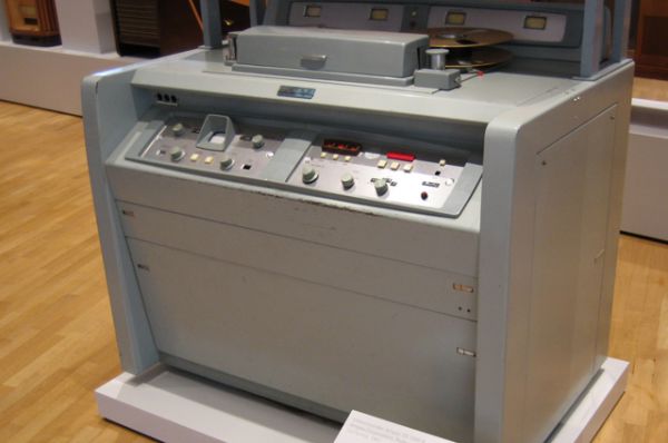 Первый видеомагнитофон «Ampex VR 1000B».