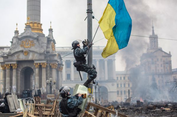 Этому событию непосредственно предшествовали многомесячные антипрезидентские и антиправительственные акции на Украине («Евромайдан»), завершившиеся в феврале 2014 года смещением Виктора Януковича с поста президента страны.