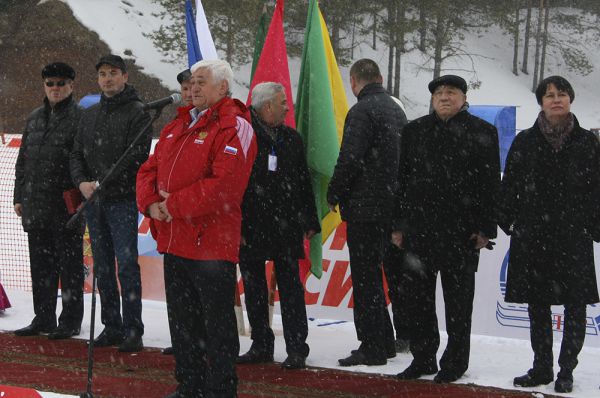 Успехов ребятам пожелал олимпийский чемпион Юрий Скобов.